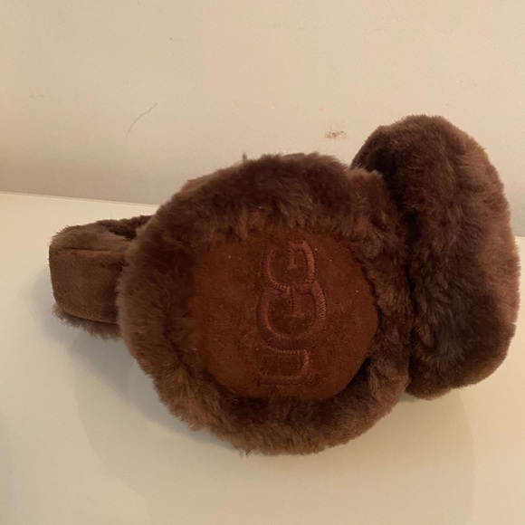 UGG Brown Fur Earmuffs - Picture 1 of 3